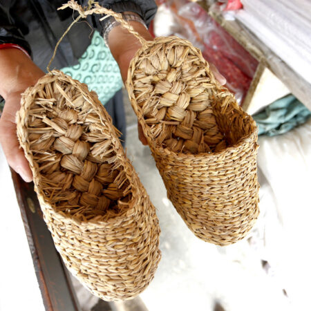 Straw/Jute shoes (shu ya lakkan)