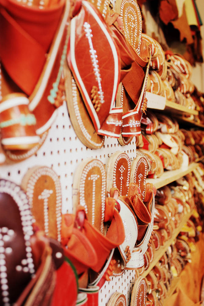Leather sandals (zubayria)